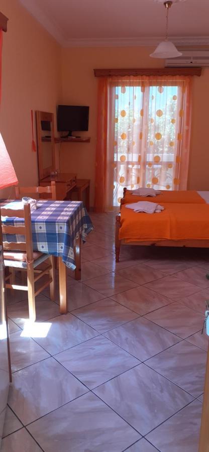 To Spiti Tis Eirinis Apartment Poros Town Ngoại thất bức ảnh