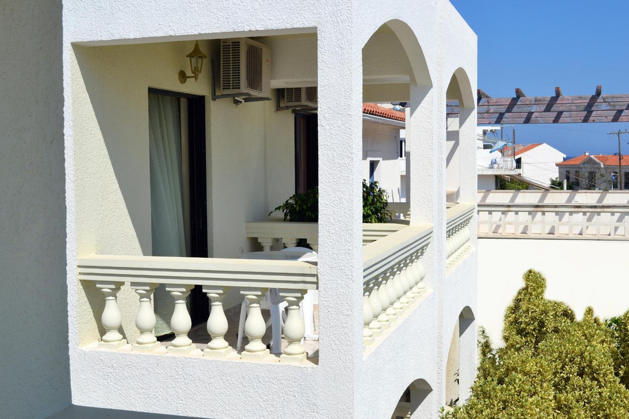 To Spiti Tis Eirinis Apartment Poros Town Ngoại thất bức ảnh