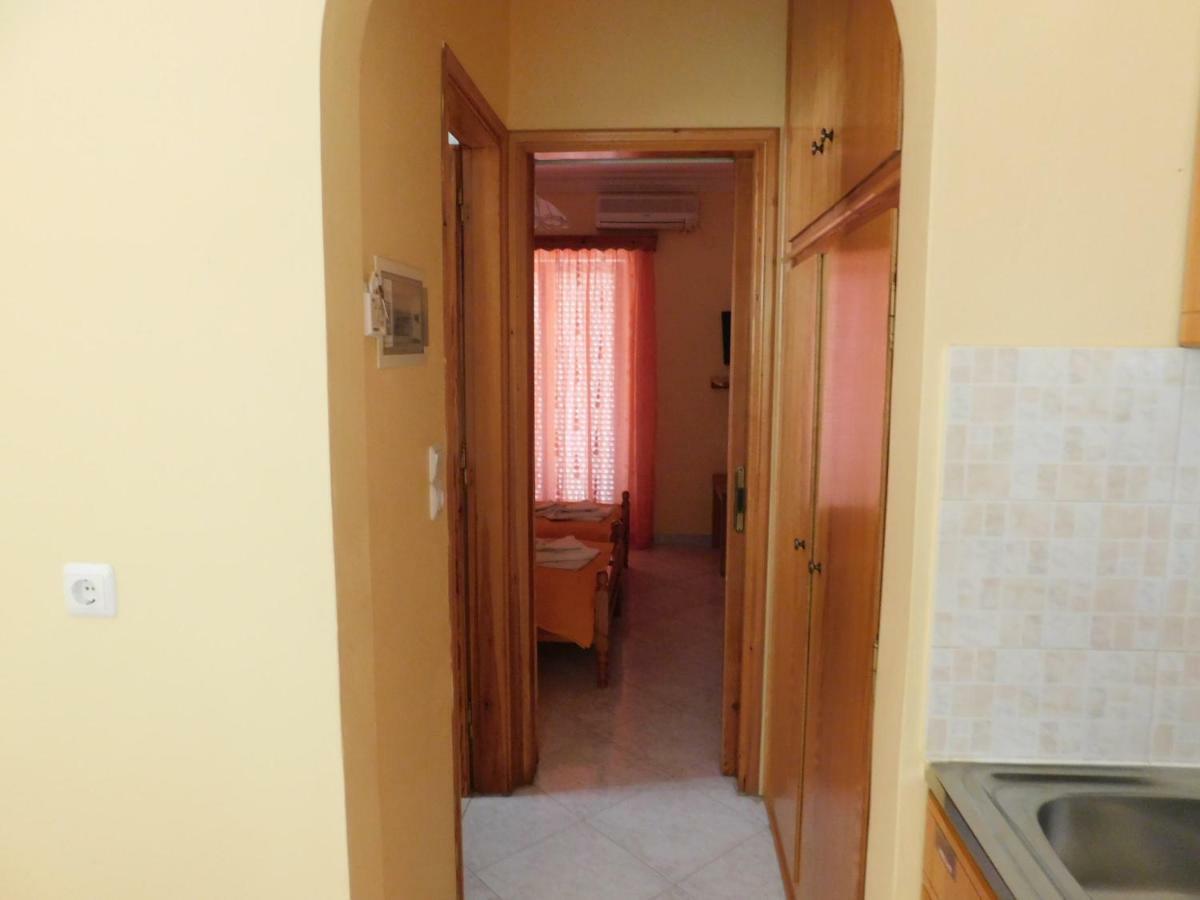 To Spiti Tis Eirinis Apartment Poros Town Ngoại thất bức ảnh