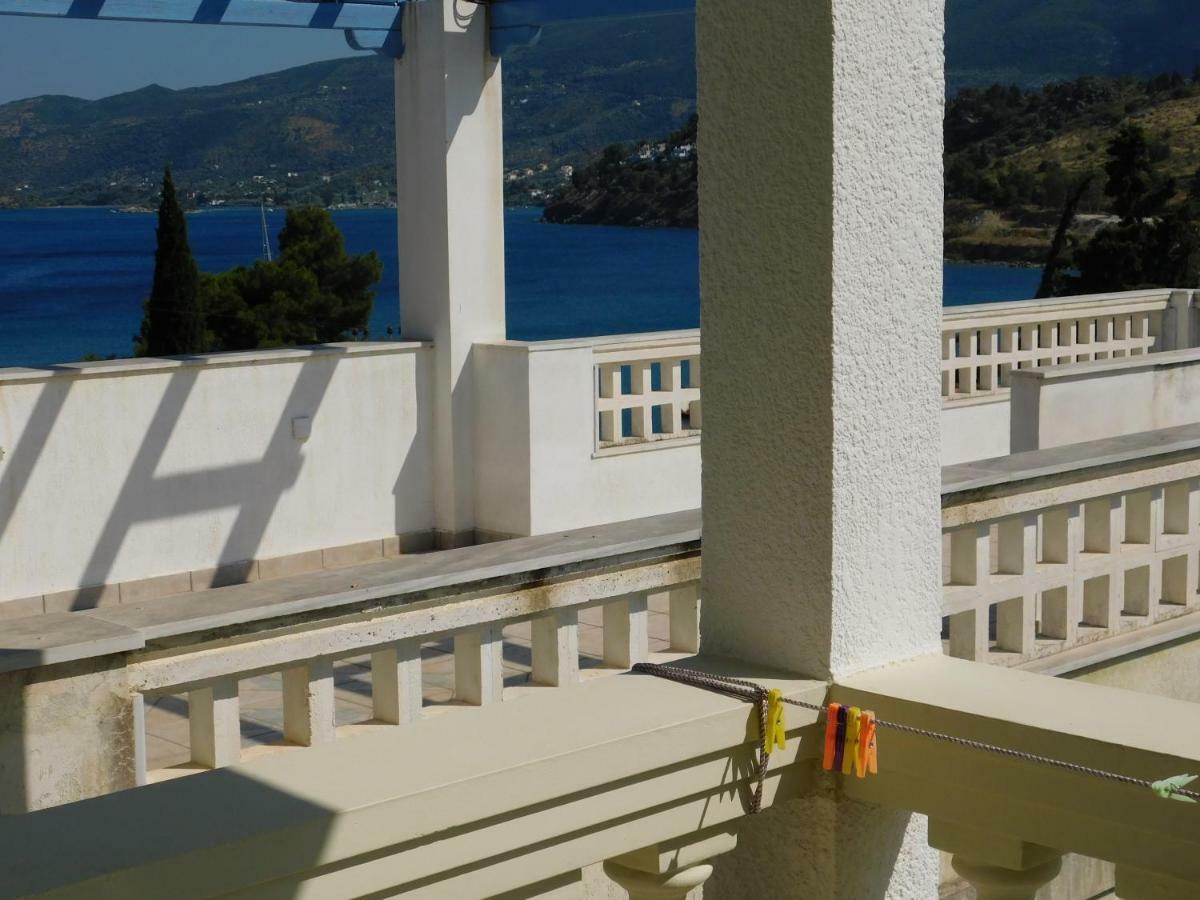 To Spiti Tis Eirinis Apartment Poros Town Ngoại thất bức ảnh