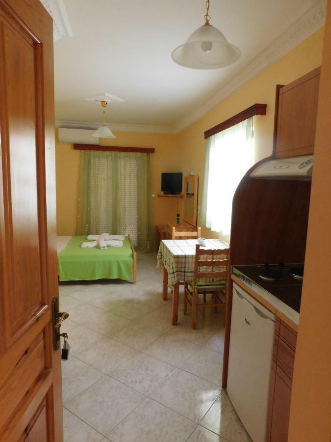 To Spiti Tis Eirinis Apartment Poros Town Ngoại thất bức ảnh