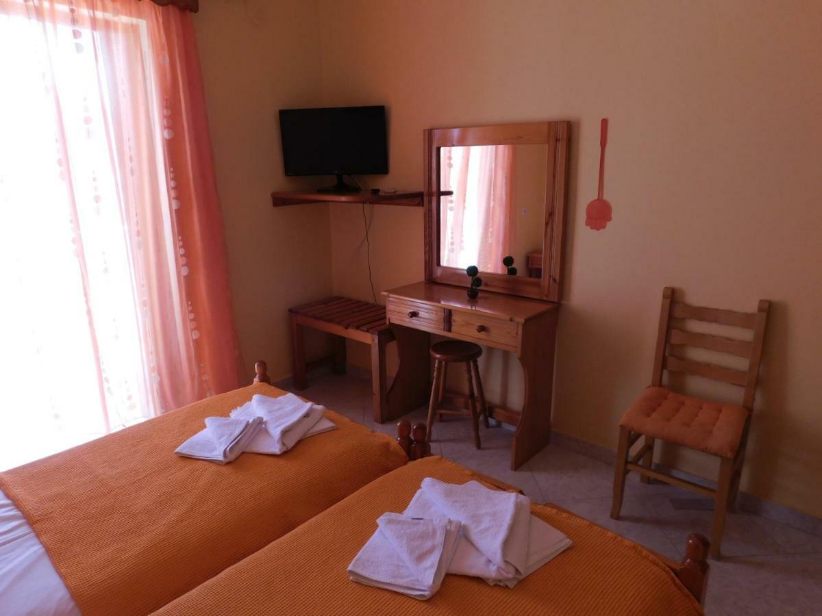 To Spiti Tis Eirinis Apartment Poros Town Ngoại thất bức ảnh